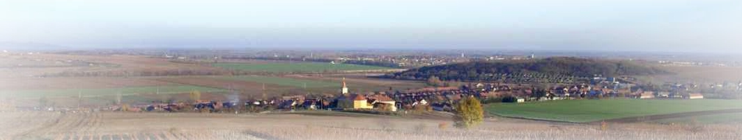 Hercegk�t nyugatr�l n�zve - a h�tt�rben S�rospatak l�that�