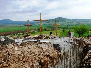 Az alap betonoz�sa