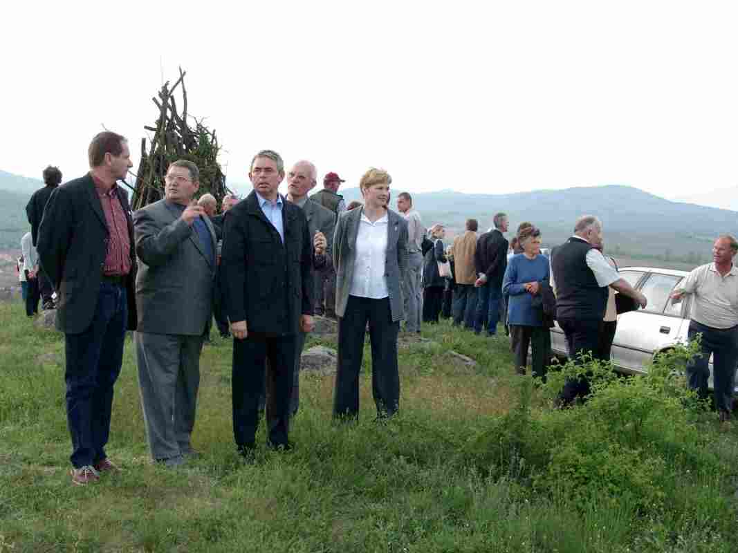 Reinhold Gall Baden-W�rttemberg tartom�nyi k�pvisel�, R�k J�zsef Hercegk�t polg�rmestere, Harry Murso Obersulm polg�rmestere �s Dr. Stumpf Enik� Hercegk�t jegyz�je