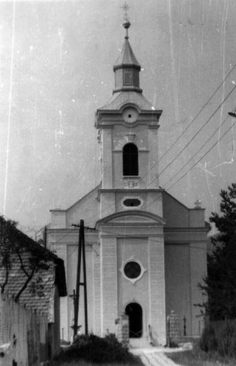 1982-ben a homlokzat fel�j�t�sa ut�n